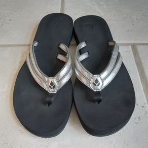 Reef Women's Size 8 Cushion Flip Flops